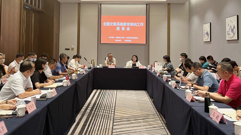 教学模式和课程设置是影响学习效果的关键因素。在选择培训项目时，要了解以下内容：